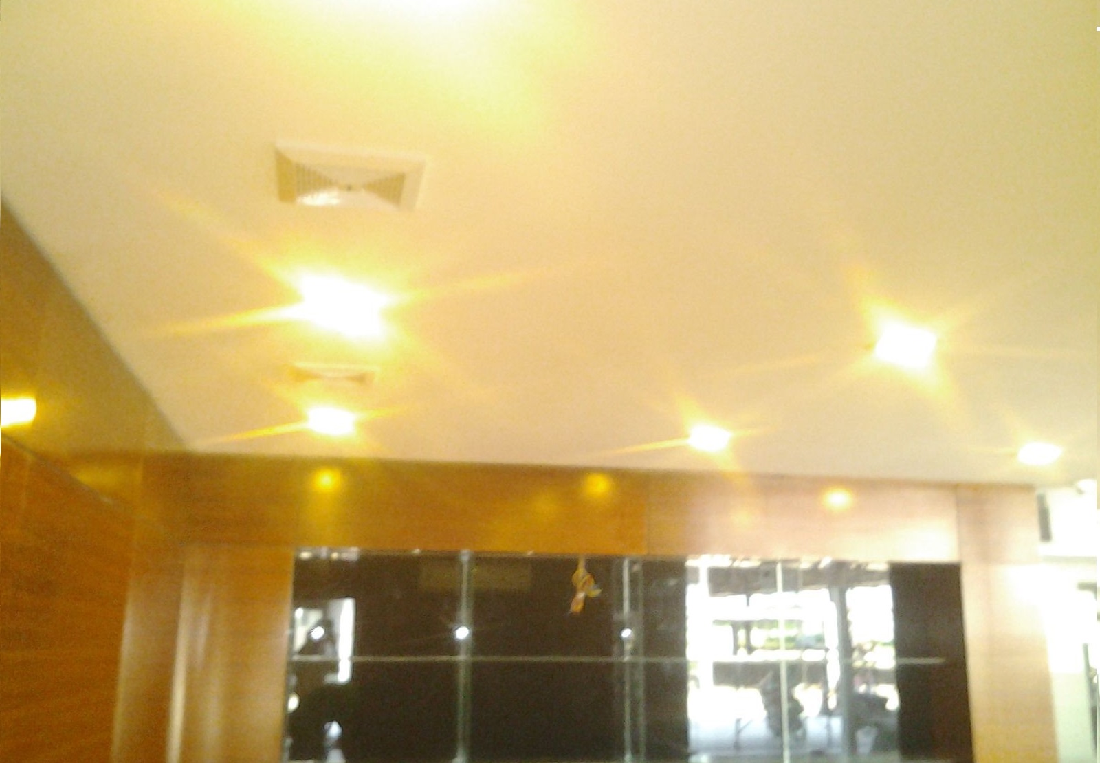 Đèn led gx lighting tại trạm bảo dưỡng xe rolls royce